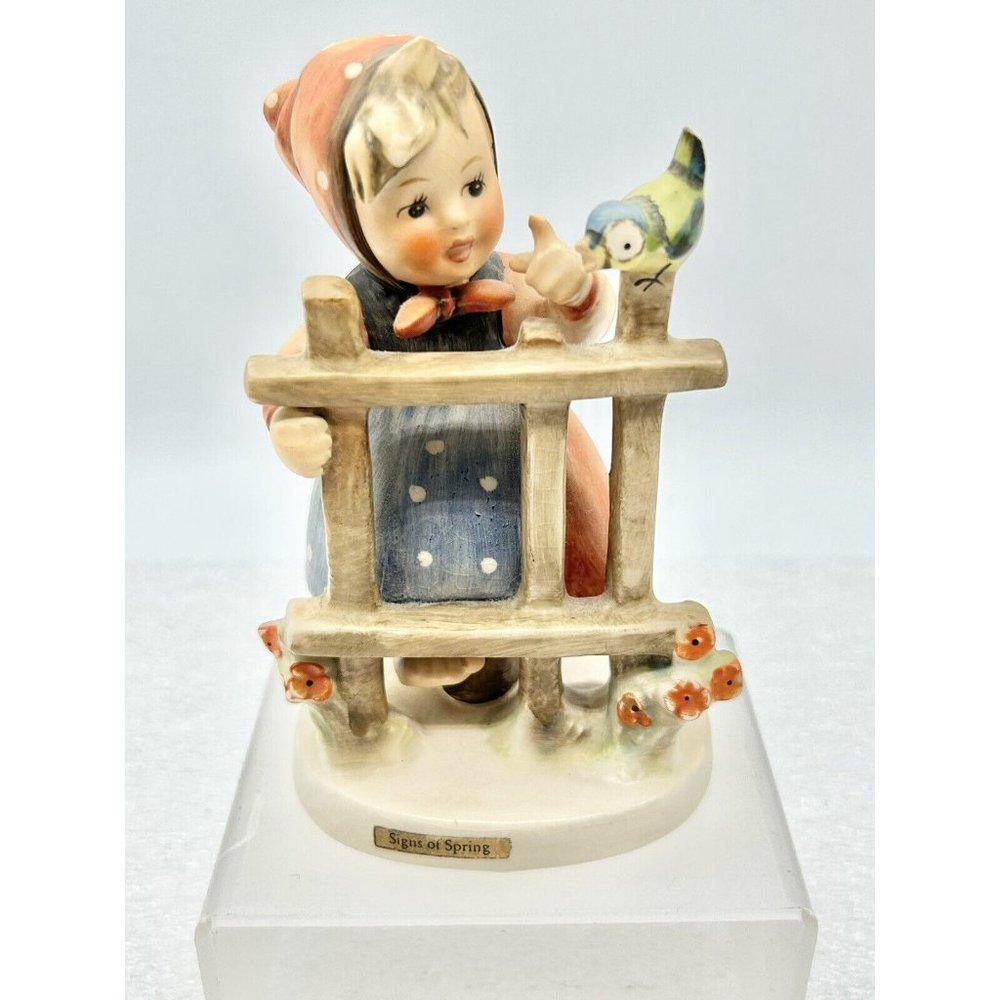 HUMMEL GOEBEL Figurine Girl “SIGNS OF SPRING 203/1” No Box